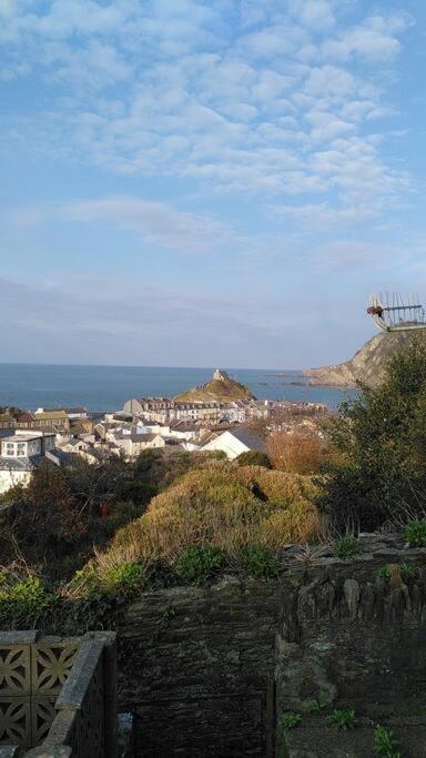 일프러컴 The Tempest, Sea Views, Coastal & Rural Walks. 아파트 외부 사진